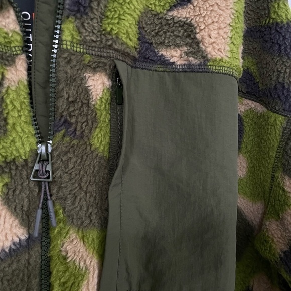 Bass Outdoor Women’s Camo Fleece Front pocket Zipper NWT size XL - Picture 4 of 16